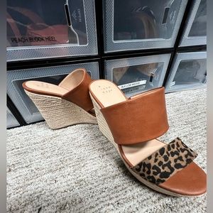 Leopard wedge